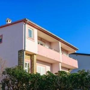 Apartmani Nikolina Ražanac エクステリア 写真